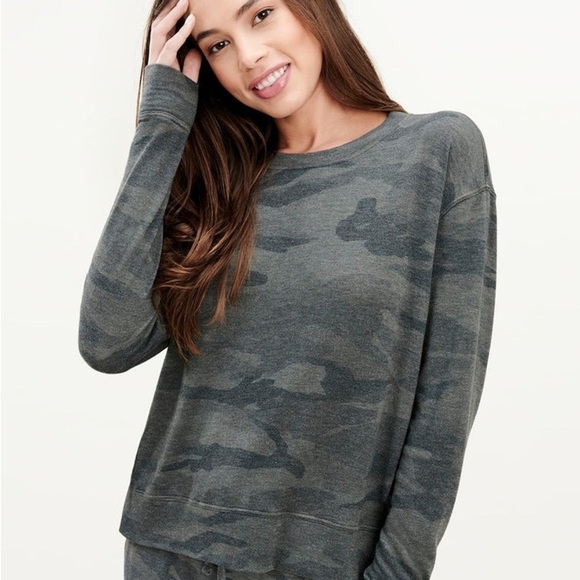 Splendid Supersoft Camo Pullover size Large - Picture 1 of 5